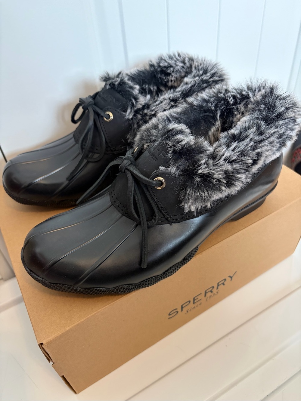 NIB Sperry Saltwater™ 1 Eye Low Duck Shoe rain size 7.5 fur trim women’s snow
